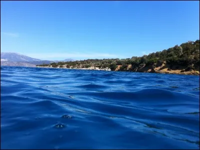 Sur la période 1901 à 2010, le niveau mondial moyen des mers est monté de combien de mètres ?