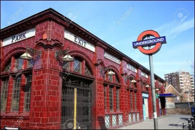 Laquelle des suivantes n'est pas une station du métro de Londres ?