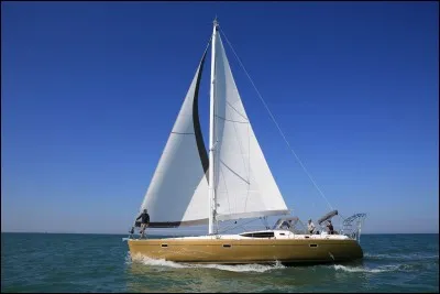 Qu'est-ce que "barco a vela" en français ?