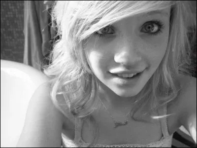 Quel âge a-t-elle ? ... ans