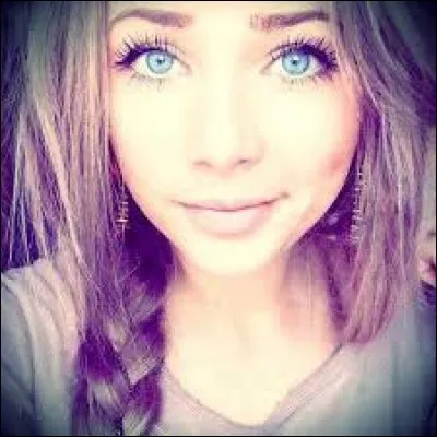 Quel âge a-t-elle ? ... ans