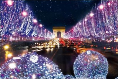 Est illuminé à Noël aux Champs-Élysées.