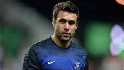 À quel poste joue Sirigu ?