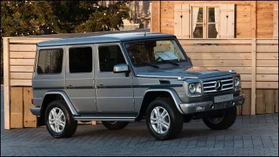 Cette voiture est un :