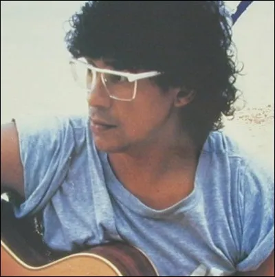 Où Laurent Voulzy avait-il dans le coeur, le souvenir de vacances de ses parents en maillot qui dansaient Luis Mariano ?