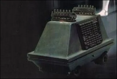 Comment s'appellent les petits robots qui filent sur le sol de l'Étoile de la Mort ? Quelle est leur fonction ?