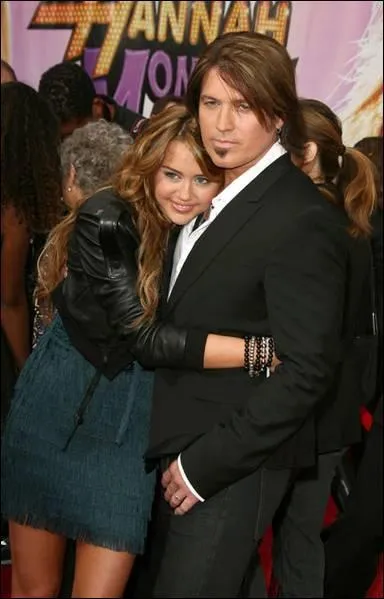 Comment s'appelle la biographie de miley cyrus?