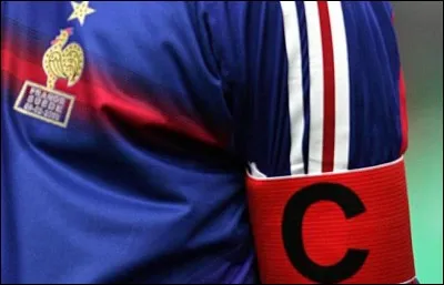 Il sera le capitaine de l'équipe de France :