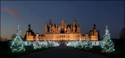 Je vous propose de terminer cette balade et de passer les fêtes de Noël au château de Chambord. Nous serons dans le département ...