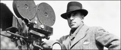 Ce cinéaste américain est mort, à 93 ans, le 31 décembre 1980. Il a réalisé de nombreux westerns et films d'aventures notamment "La Piste des géants" ou "La Charge fantastique". De qui s'agit-il ?