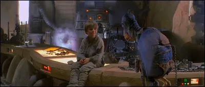 Que peut faire Watto à Anakin grâce à un transmetteur à l'intérieur du corps de ce dernier ?