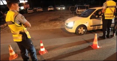 Sécurité routière - L'usage du téléphone au volant vous expose à...