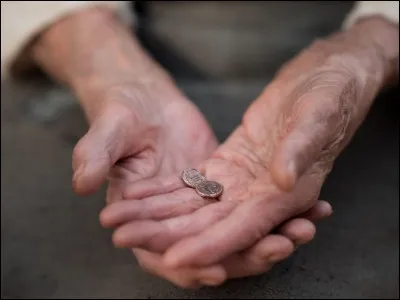 À l'école, on demande de l'argent pour les pauvres.