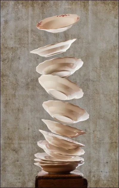 J'ai trouvé sous le sapin une rose fanée et un peu de vaisselle, pour qui sont-ils ?