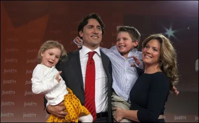 Et comme son père, Pierre, lui a montré, il faut remettre à la prochaine génération et, ainsi que le fit Joe Kennedy, créer une dynastie d'une famille.
Les Trudeau sont les premiers francophones, en Amérique du Nord, à avoir occupé les plus hautes tâches de l'État, ceci de père en fils. Parions que nous devons avoir plusieurs voisins, au sud, qui changeraient de leader, précisément, tout de suite.
