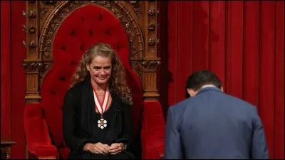 2017, Trudeau, nomme Julie Payette, une astronaute de 53 ans, comme Gouverneure Générale du Canada.
Il a relevé son «dévouement profond envers le pays et ses valeurs». Mme Payette est une femme, bilingue, scientifique, revendiquant une brillante carrière.
Elle sera la Représentante de la reine au Canada, chef d'État du Canada et commandant en chef du Canada.
Bonne Nouvelle à tous les Québécois.