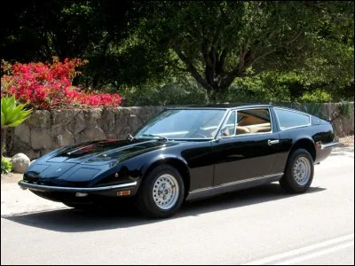 Quelle est cette vieille voiture ?