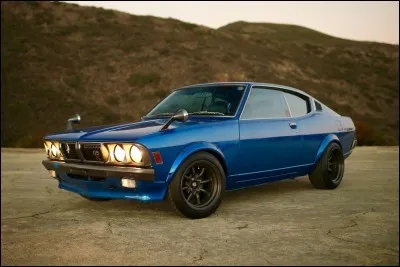 Quelle est cette vieille voiture ?