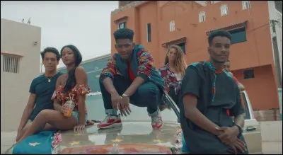 Quel est le titre de son premier single ?