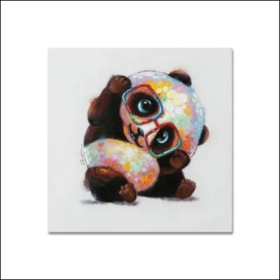 De quelle couleur est le bébé panda à sa naissance ?