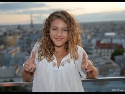 Dans le bonus de son album il y a :