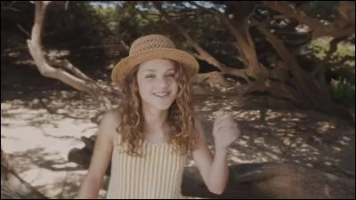 Avec qui chante-t-elle Miraculous ?