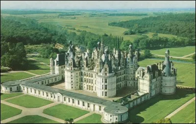 Léonard de Vinci serait l'architecte de ce joyau mondialement connu ; c'est...