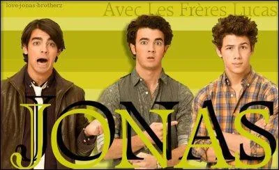 Qui s'est fait couper les cheveux lors des 'kids' choice awards' ?