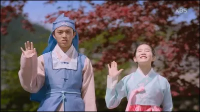 Dans "Queen for Seven Days", qui sont les deux enfants amoureux l'un de l'autre ?