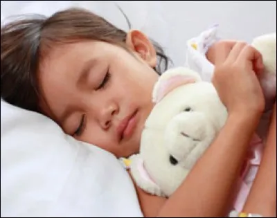 Que fait cet enfant ?