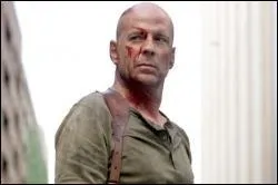 John McClane (Bruce Willis) dans 'Die Hard 4'...