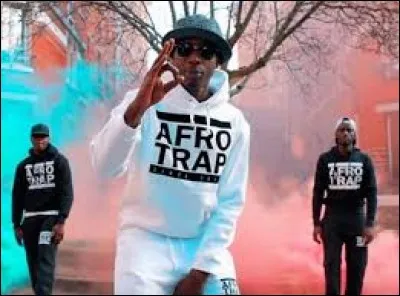 Avec qui a-t-il chanté "Versus" ?