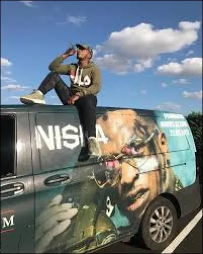 Complétez : Salade, tomate et sans :