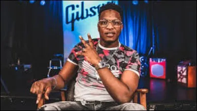 "Hey la miss tu veux sortir de la crise" sont des paroles de :