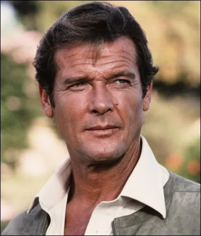 Roger Moore est décédé à l'âge de...