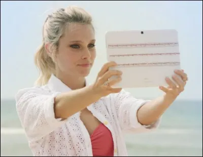 Pourquoi Ambre vit-elle chez sa marraine ?