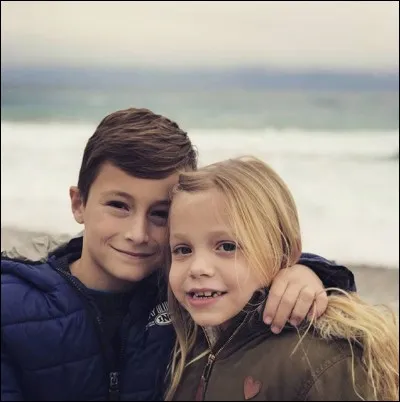 Roxane a une fille et un fils. Comment s'appellent-ils ?