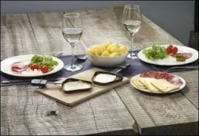 Quel type de vin est à privilégier pour accompagner la raclette ?