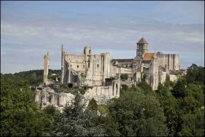 Dans quel département se situe Chauvigny ?