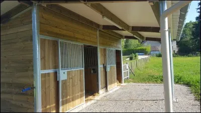 Une litière bateau est une litère...