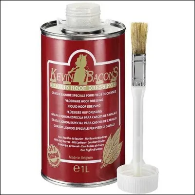 Vous lui graissez les pieds avec...