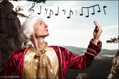 À quel âge Wolfgang Amadeus Mozart a-t-il composé ses premières œuvres ?