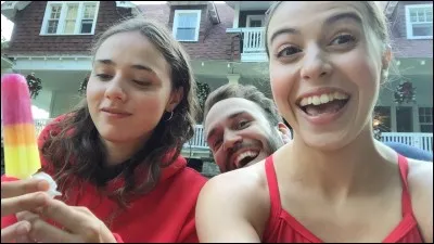 Olivier sort avec ...