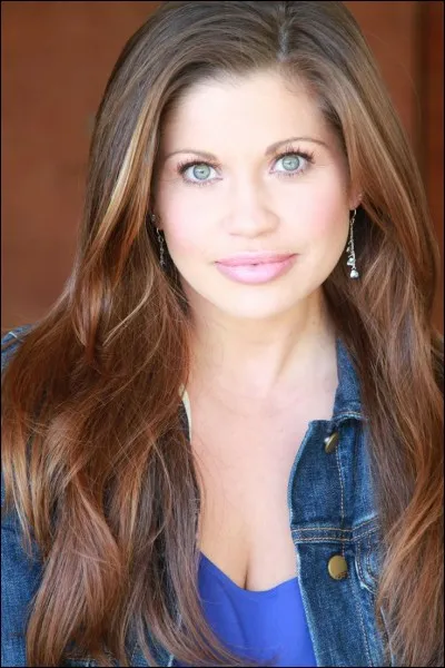 Elle joue le rôle de...