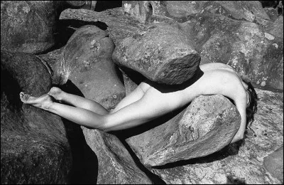 Femme du roi de Thèbes, fit par jalousie enfermer et maltraiter dans une prison Antiope sa rivale. Zeus la délivra et plus tard leurs fils Amphion et Zéthos se vengèrent en l'attachant à la queue d'un cheval, l'emportant sur des rochers. Qui est-elle ?