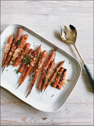 Quand tout est fini, quand il est trop tard, nous disons "Les carottes sont cuites", mais les anglais cuisent autre chose, quoi donc ?