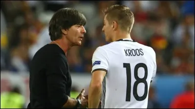 Quel est le nom du sélectionneur actuel de l'Allemagne ? (2017)