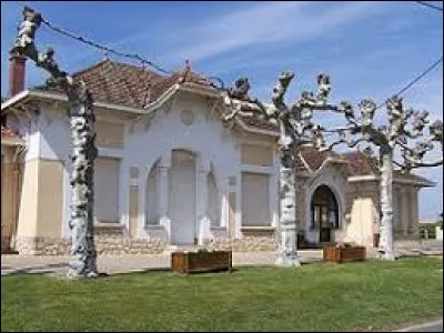 Commune de Nouvelle-Aquitaine, dans l'Entre-Deux-Mers, Monprimblanc se situe dans le département ...