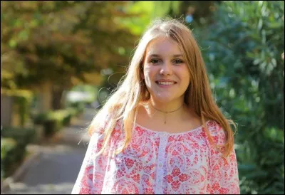 Comment s'appelle cette jeune fille à la voix puissante découverte dans "The voice kids 4" ?