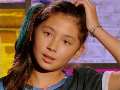 Comment s'appelle cette jeune fille qui impressionne avec sa voix et qui est allée jusqu'en finale de "The voice kids 4" ?